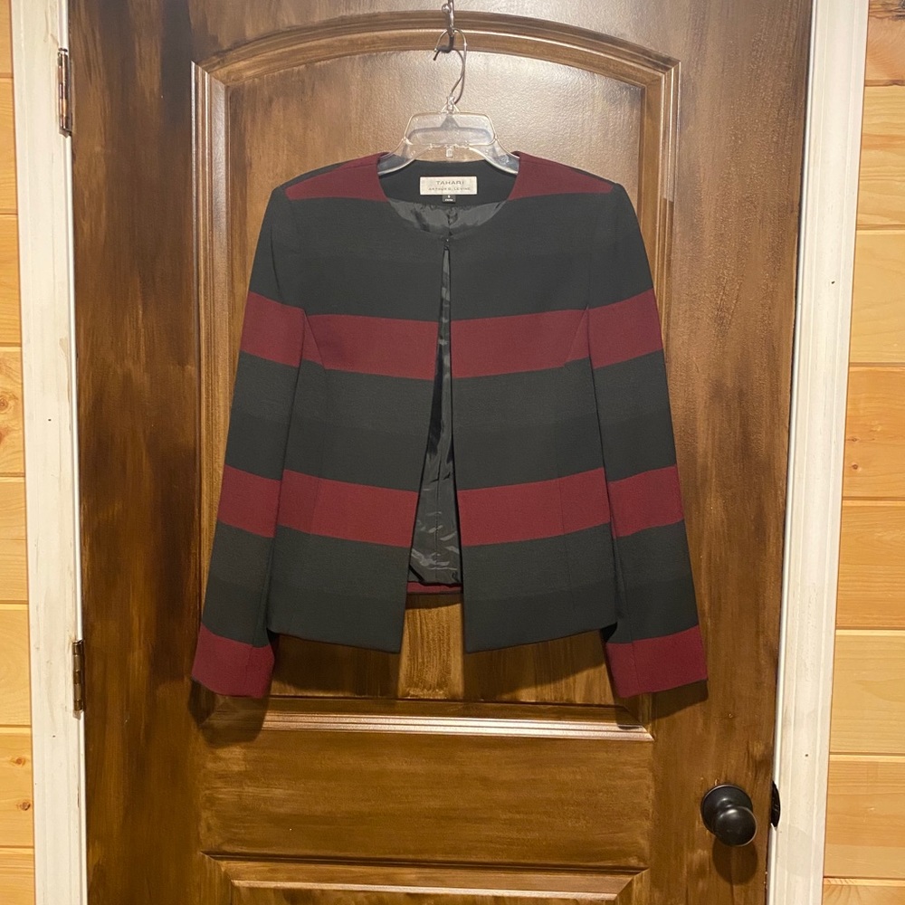 Tahari blazer